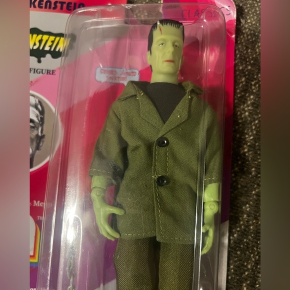 2018 Mego Classic 8” FRANKENSTEIN Action Figure - Picture 3 of 8